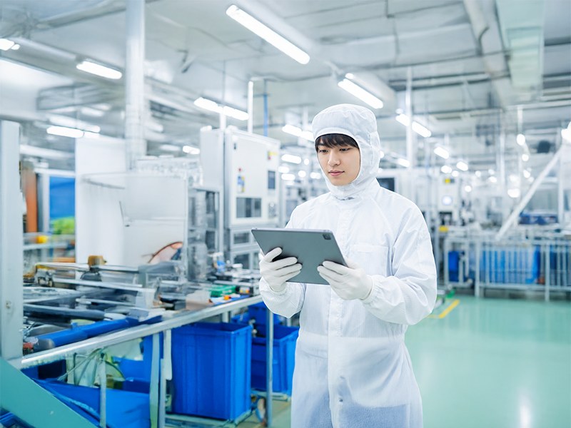 半導体製造工場で働くなおきくん